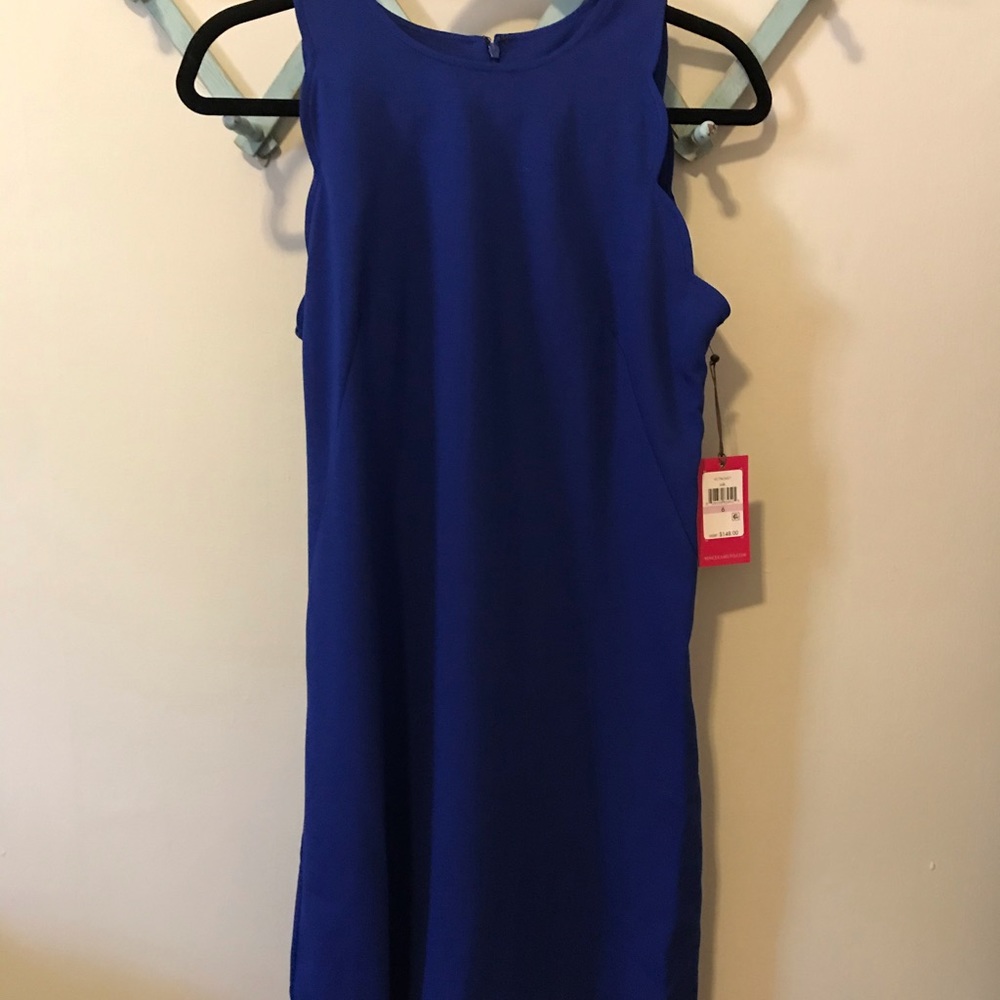 Vince Camuto scalloped sleeveless dress (size 6)